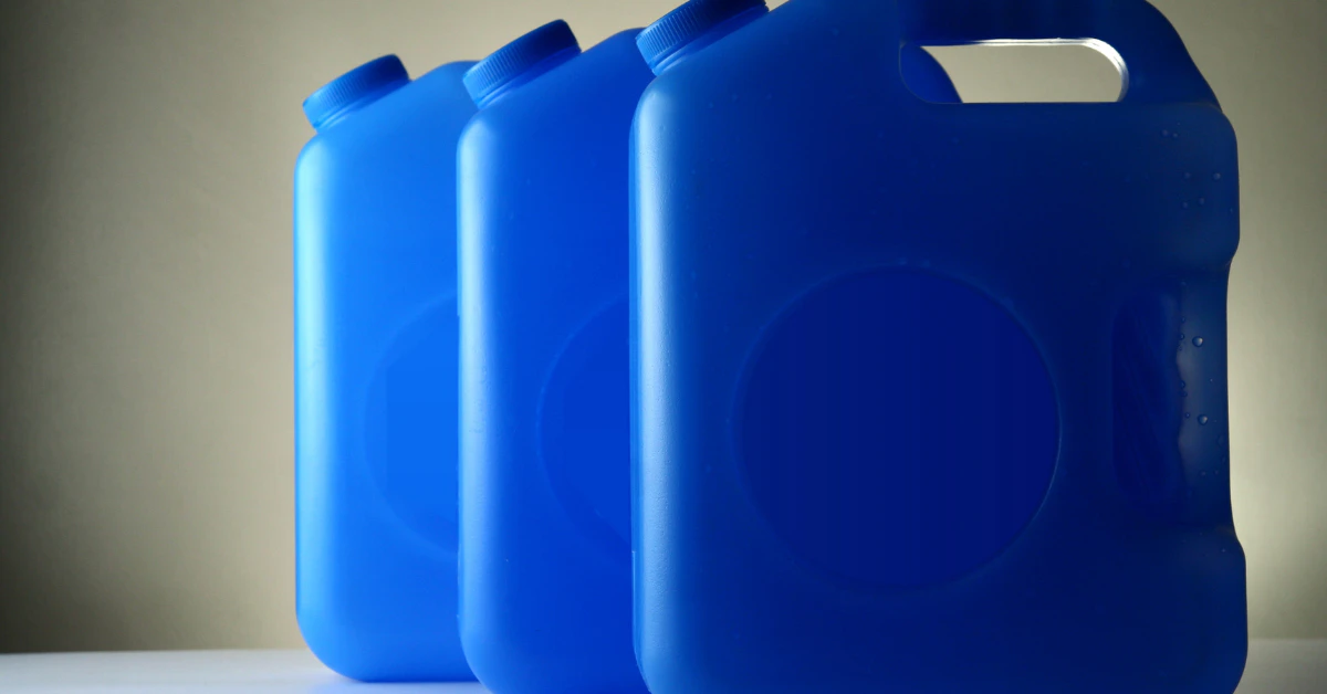How Much Does a Gallon of Water Weigh? (Exact Pounds, KGs & Liquid Comparisons)