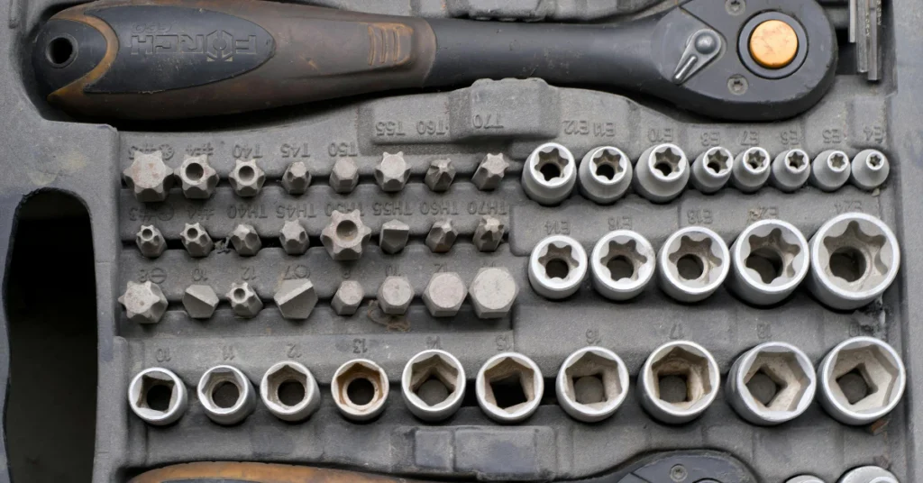 Socket wrench set with various sizes